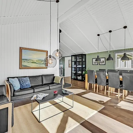 Gorgeous Home In Ringkobing With Sauna *