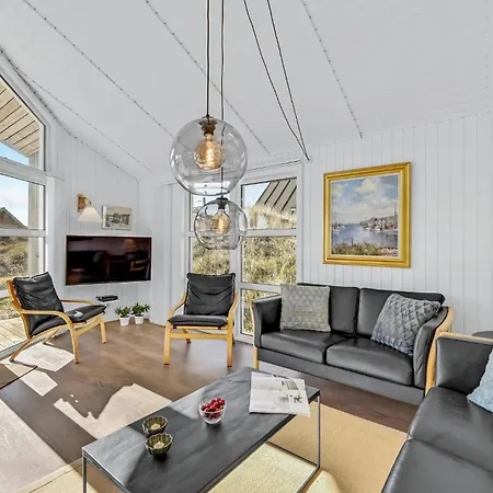 Gorgeous Home In Ringkobing With Sauna *
