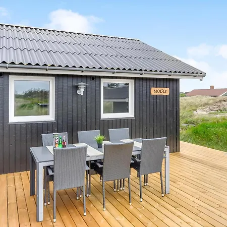 Lovely Home In Ringkobing With Wifi
